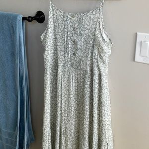 Blu Pepper sage green dirt floral midi dress. Size medium